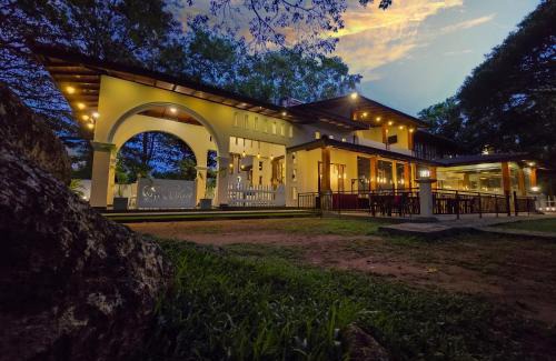 Dambulla Hotel | Grand Kalundawa Resort