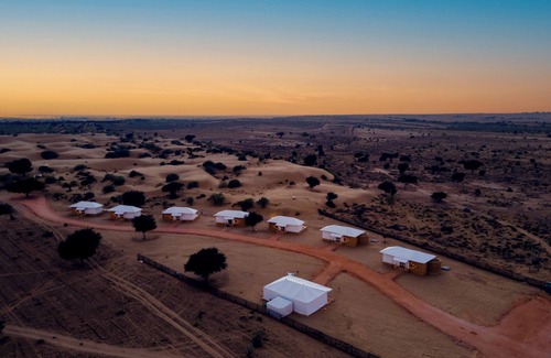 Kanoi Alquiler De RV | Grand Khalifa Luxury Camp