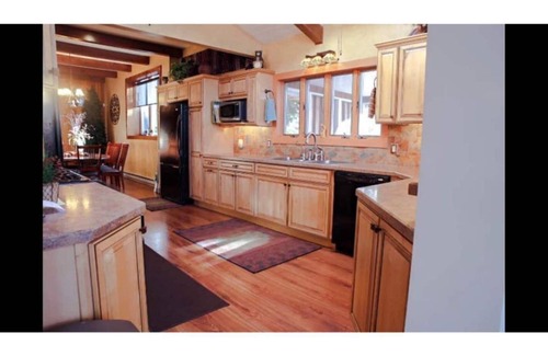 Greentown Casa | Grand Lakefront House w/ Private Dock!