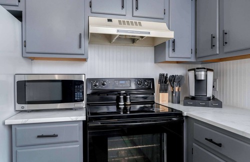 Northport Condominio | Grand Lakes Condo – Renovated 2BR/1.5BA Condo | Near UA