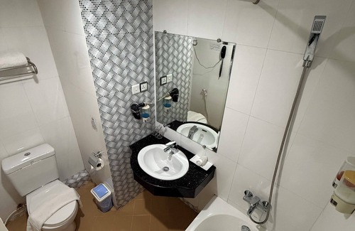 Botahtaung Hotel | Grand Laurel Hotel