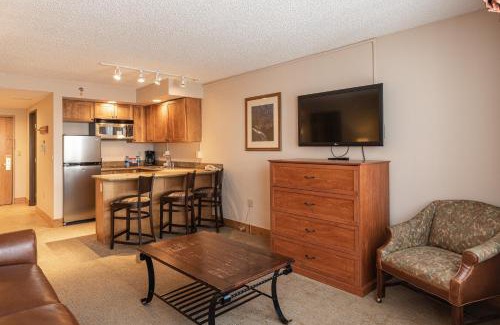 Crested Butte Apartamento | Grand Lodge 1-Bedroom Condo with 3 Queens & Close to Everything condo
