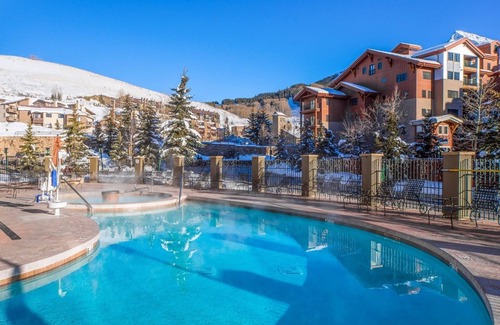 Crested Butte Condominio | Grand Lodge Condo In The Heart Of Mt Crested Butte 1 Bedroom Condo - No Cleaning Fee! by RedAwning