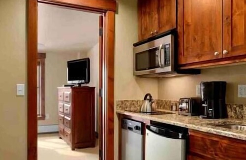 Breckenridge Hotel | Grand Lodge Peak 7-Pool, Hot Tub, Ski-In/Out, Fireplace