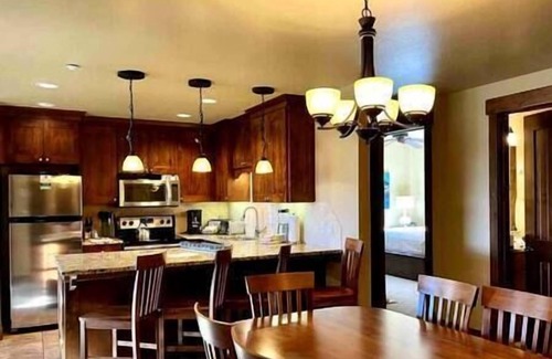 Breckenridge Hotel | Grand Lodge Peak 7-Pool, Hot Tub, Ski-In/Out, Fireplace