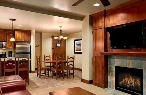 Breckenridge Hotel | Grand Lodge Peak 7-Pool, Hot Tub, Ski-In/Out, Fireplace