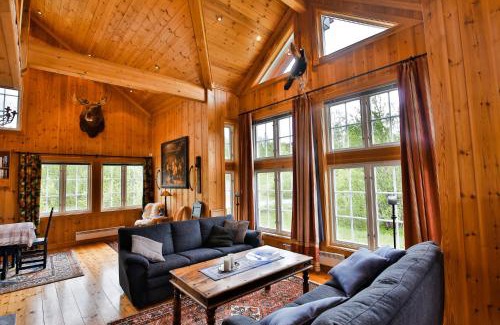 Beitostolen Chalet De Esquí | Grand Log Cabin with Fireplace and 12-14 Beds