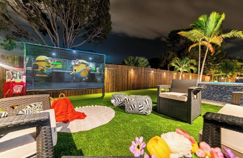 Lantana Casa | Grand Luxe Villa – Near Beach, Heated Pool, Game Room, Theater Nights