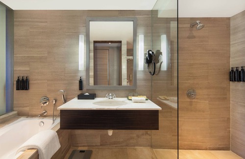 Marine Parade Hotel | Grand Mercure Singapore Roxy