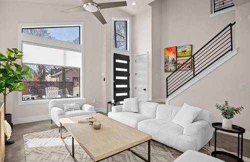 East Cesar Chavez Casa | Grand Oasis At E Austin With Pool