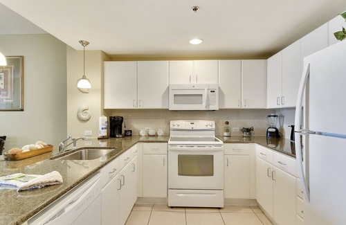 Panama City Beach Condominio | Grand Panama Beach Resort by Book That Condo