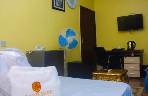 Oshodi-Isolo Hotel | GRAND PARK HOTEL AND SUITEs