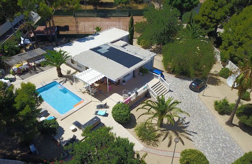 El Albir Villa | Grand, Private, Party & Family events, BBQ, Darts, Ping Pong, 600MB WiFi, Garden