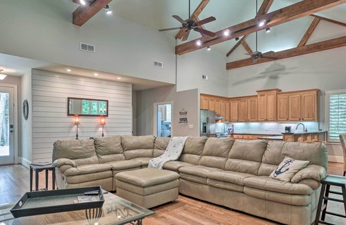 Dawsonville Casa | 'Grand Place Vacation' w/ Grill + Pool Table!