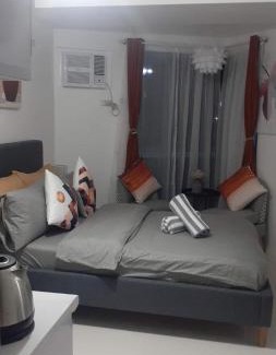 Ermita Apartamento | Grand Riviera Suites Comfy Condo near US Embassy Manila Bay Roxas Blvd Ermita Manila