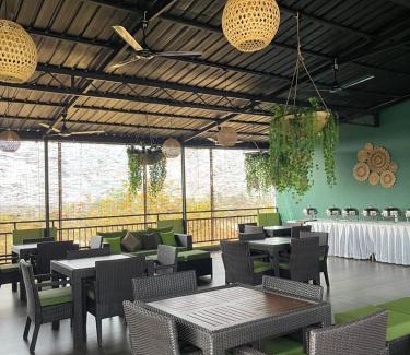 Boralesgamuwa Hotel | Grand Rovinka Hotel