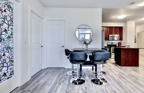 Downtown Mississauga Apartamento | Grand Royal Condos -Mississauga SQ One
