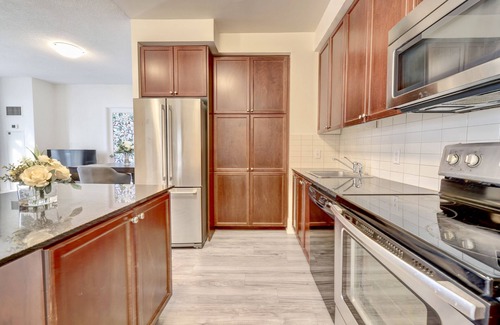 Downtown Mississauga Apartamento | Grand Royal Condos -Mississauga SQ One