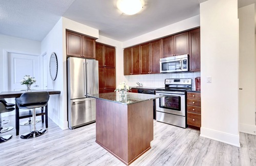 Downtown Mississauga Apartamento | Grand Royal Condos -Mississauga SQ One