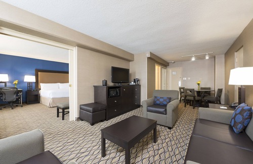 Elk Grove Village Hotel | Grand Royal Hotel O'Hare - Chicago