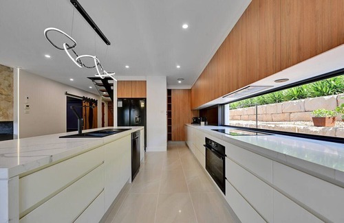 Calare Casa | Grand Stirling - Elite Escape, Unparalleled Luxury