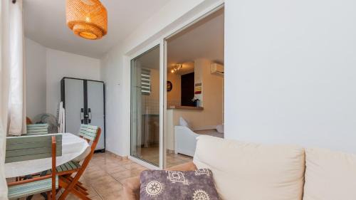 Carosse Apartamento | Grand studio lumineux à Saint-Gilles-les-Bains