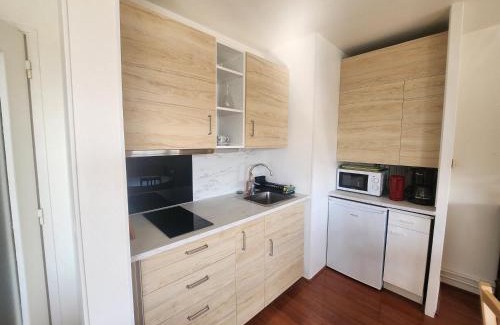 Courseulles-sur-Mer Apartamento | Grand studio lumineux avec parking privé à Courseulles-sur-Mer - FR-1-746-29