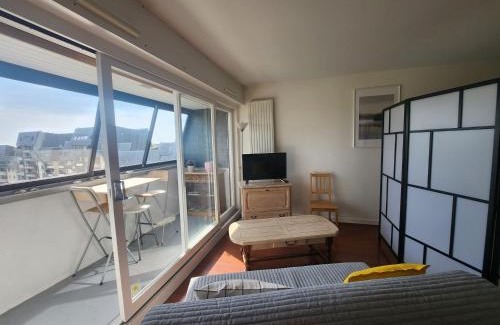 Courseulles-sur-Mer Apartamento | Grand studio lumineux avec parking privé à Courseulles-sur-Mer - FR-1-746-29
