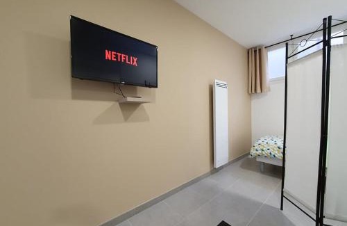 Gravelines Apartamento | Grand studio Gravelines centre , 5 mn du cnpe et de la plage, absence de chambre privative