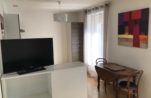 Bort-les-Orgues Apartamento | Grand Studio Manon en coeur de ville pour 2 p