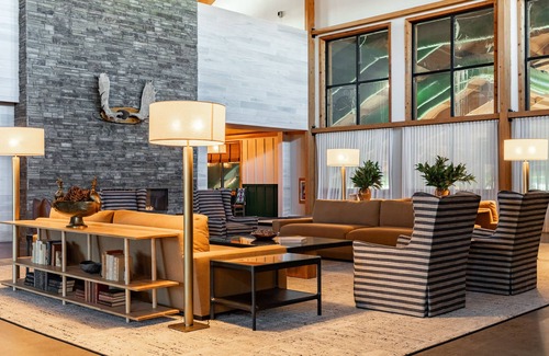 Rothschild Casa | Grand Suite With Access to Pool, Hot Tub, and Gym