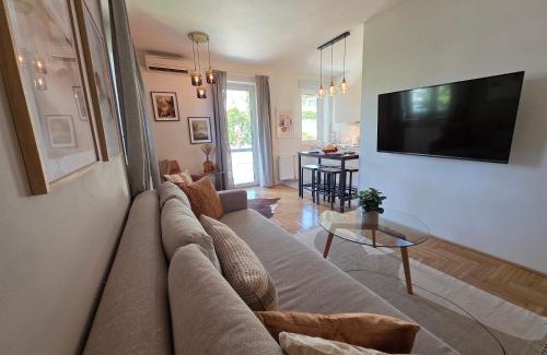 Kissvabhegy Apartamento | Grand Terrace Apartment with AC & heating