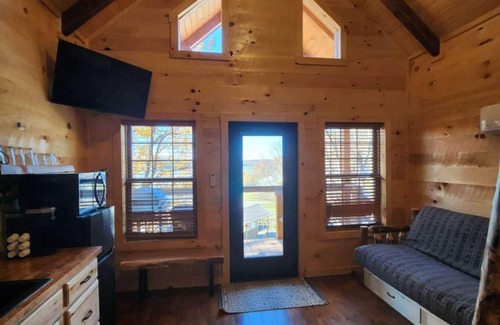 Scio Cabina | Grand Teton/Lakeview 4-6 Person Midsize Cabin