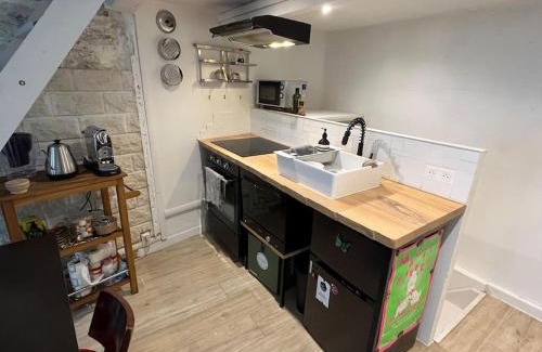 Quartier de la Chapelle Apartamento | Grand triplex calme avec cour privée