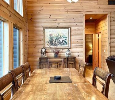 Tellico Plains Casa | Grand View Home with 360 Degree Mountain View