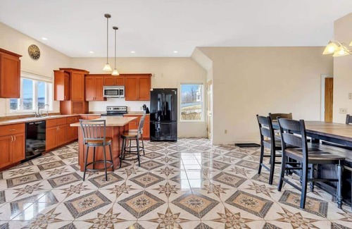 Dedham Casa | Grand viewLuxury: 4BD Game Room & Sauna!