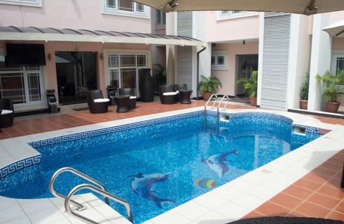 Ikeja Hotel | GrandBee Suites