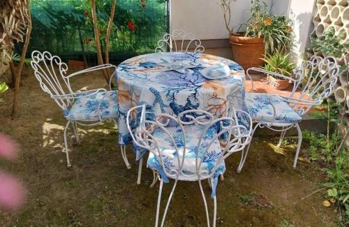 Cecina Apartamento | Grande Appartamento in Villa con 2 camere, terrazze, giardino, barbecue e posto auto privato Tutti spazi uso esclusivo