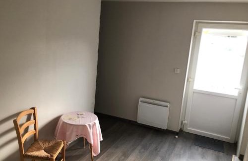 Montval-sur-Loir Casa | Grande chambre côté jardin
