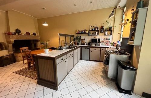 La Reole Apartamento | Grande chambre chez l'artiste-peintre