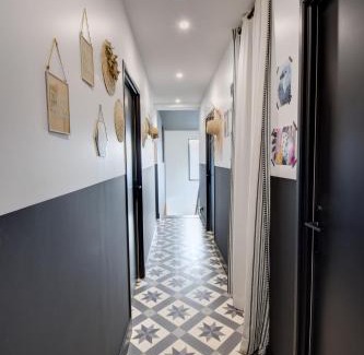 Bourg Pelousiere Casa | Grande chambre climatisée - Max 2 personnes - avec sanitaire complet privatif moderne proche Zénith-Atlantis