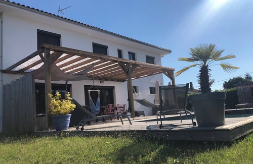 Saint-Medard-en-Jalles Casa | Grande Maison Avec Piscine