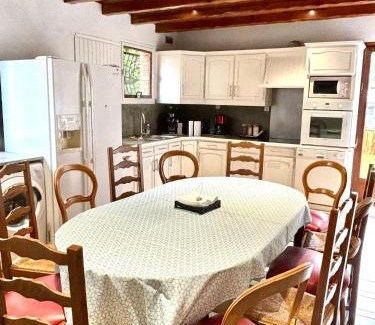 Saint-Maur Creteil Casa | Grande maison tout confort - 5 chambres 5 salles de bain - RER A - Paris - Disney