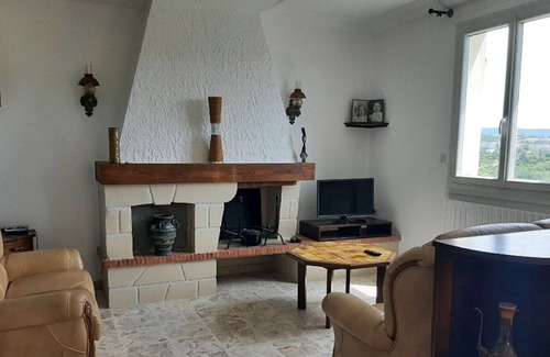 Villeneuve-de-Berg Villa | Grande Maison, Nature et vue Imprenable