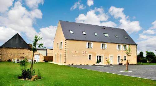 Saint-Epain Casa | Grande maison accueillante à Saint-Épain avec salle de réception