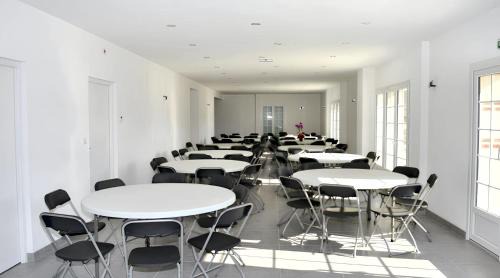 Saint-Epain Casa | Grande maison accueillante à Saint-Épain avec salle de réception