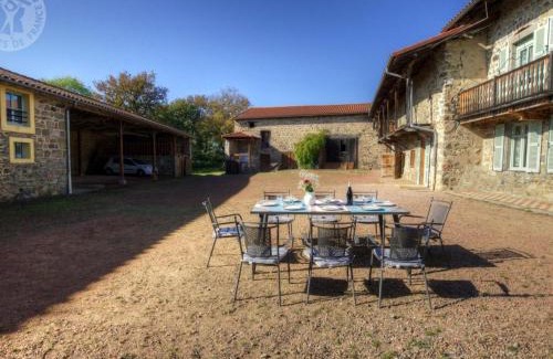 Lure Casa | Grande Maison Authentique avec Jardin Privé, Terrasse et VTT - Hébergement pour 15 Personnes - FR-1-496-109