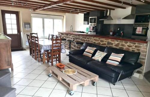Flamanville Casa | Grande maison conviviale à Flamanville avec jardin clos