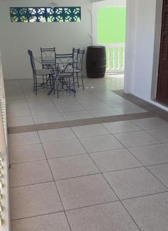 Sainte-Anne Apartamento | Grande maison déco vintage près de belles plages
