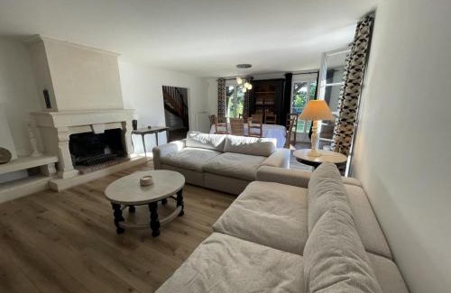 Chambray-les-Tours Casa | Grande maison avec jardin près de Tours - FR-1-381-620